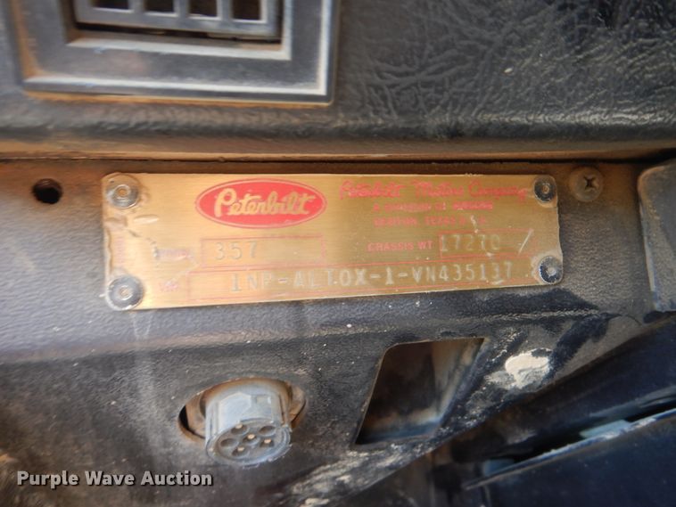 image for item DI2491 1997 Peterbilt 357 dump truck