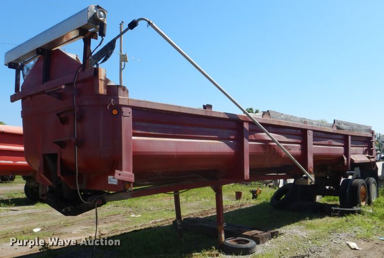 image for item DI2492 1999 Steco end dump trailer