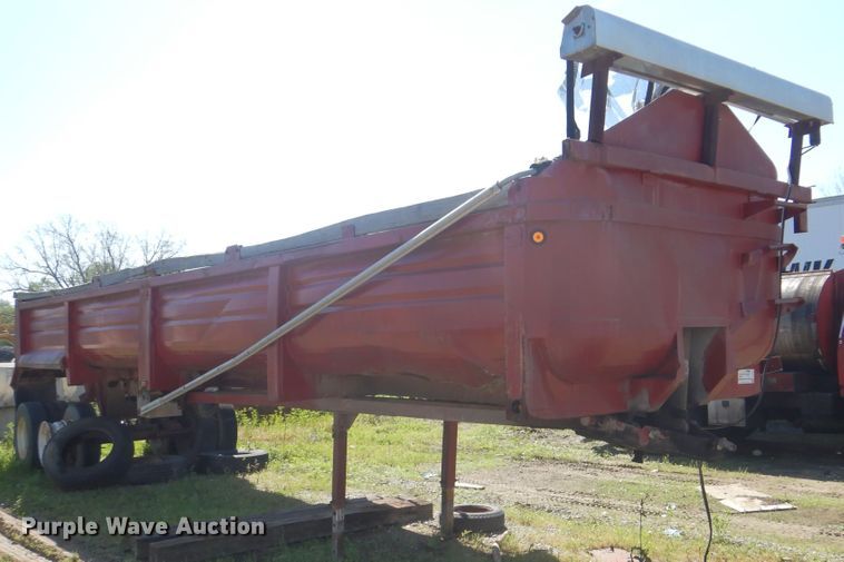 image for item DI2492 1999 Steco end dump trailer