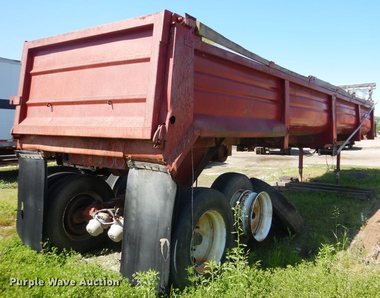 image for item DI2492 1999 Steco end dump trailer