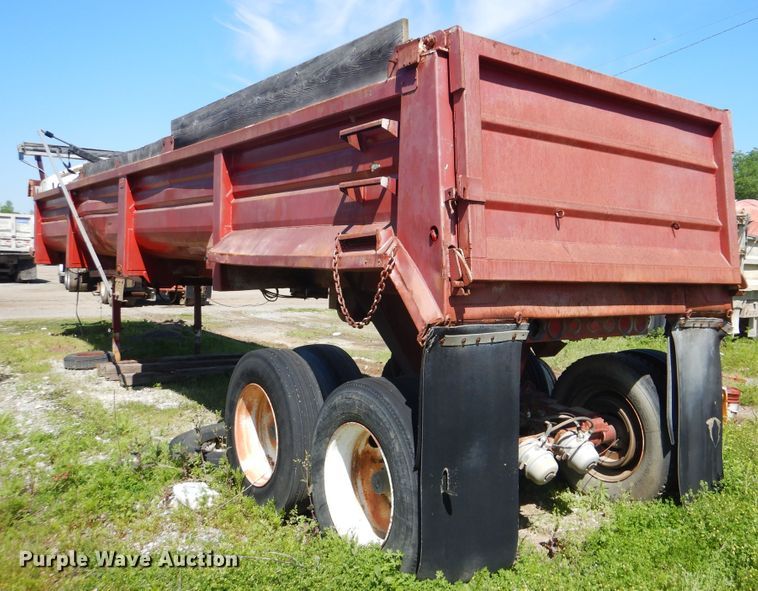 image for item DI2492 1999 Steco end dump trailer
