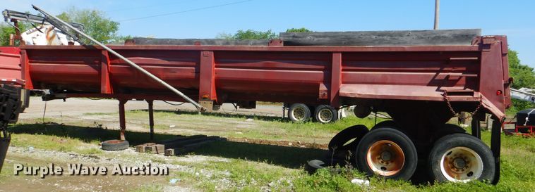 image for item DI2492 1999 Steco end dump trailer