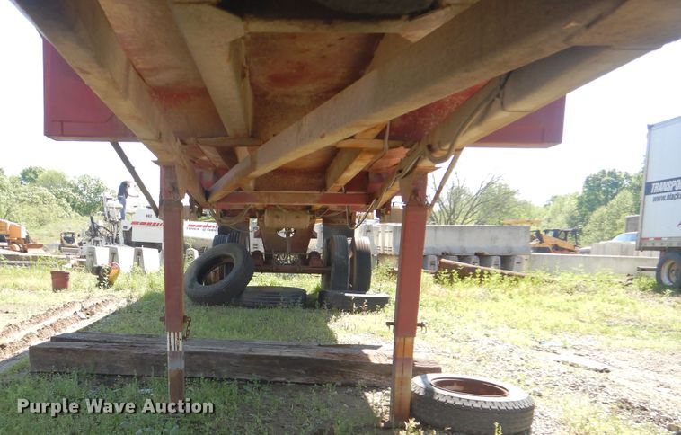 image for item DI2492 1999 Steco end dump trailer