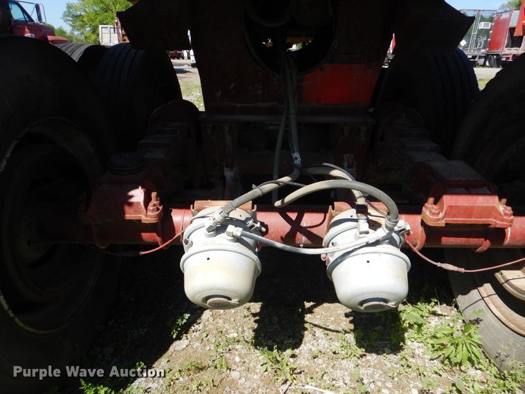 image for item DI2492 1999 Steco end dump trailer