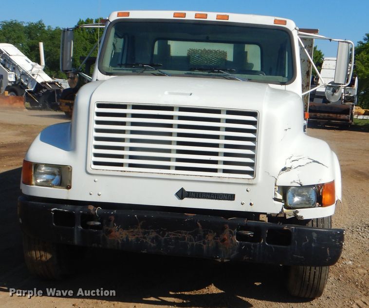 image for item DI2494 1997 International 4700 flatbed truck