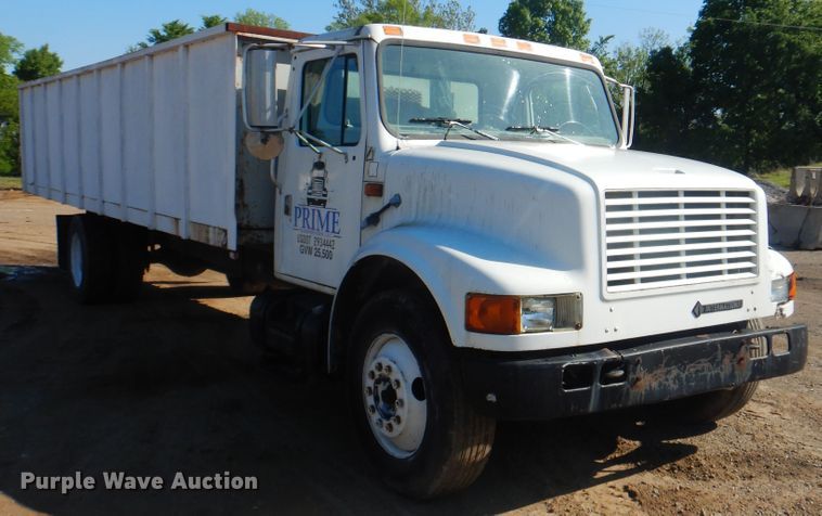image for item DI2494 1997 International 4700 flatbed truck