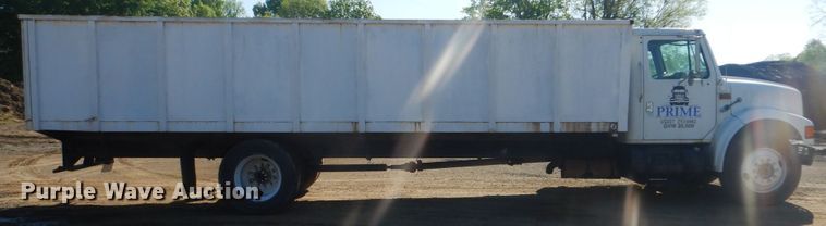 image for item DI2494 1997 International 4700 flatbed truck