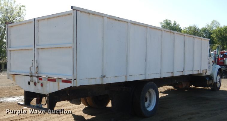 image for item DI2494 1997 International 4700 flatbed truck