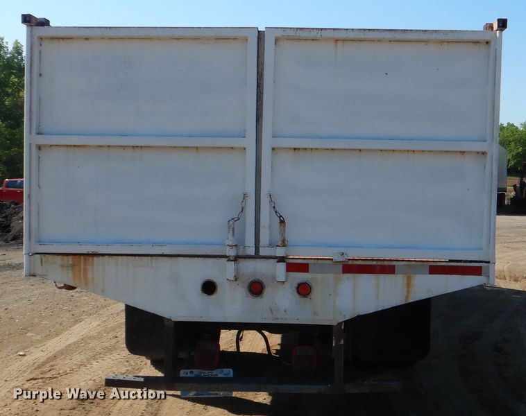 image for item DI2494 1997 International 4700 flatbed truck