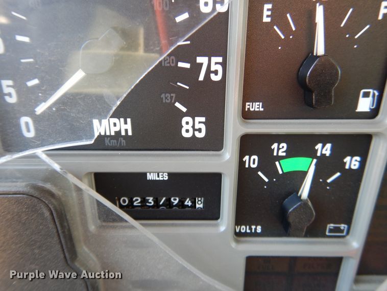 image for item DI2494 1997 International 4700 flatbed truck