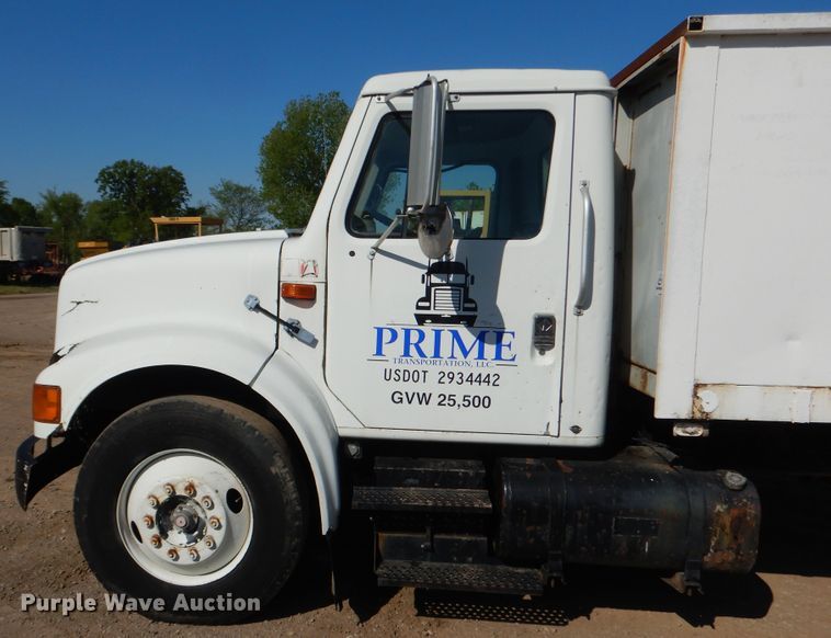 image for item DI2494 1997 International 4700 flatbed truck