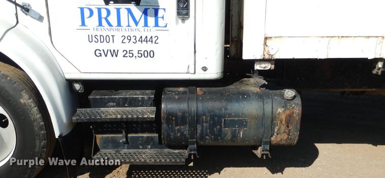 image for item DI2494 1997 International 4700 flatbed truck