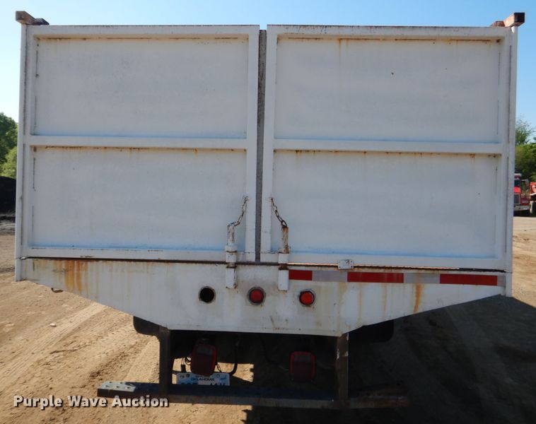 image for item DI2494 1997 International 4700 flatbed truck