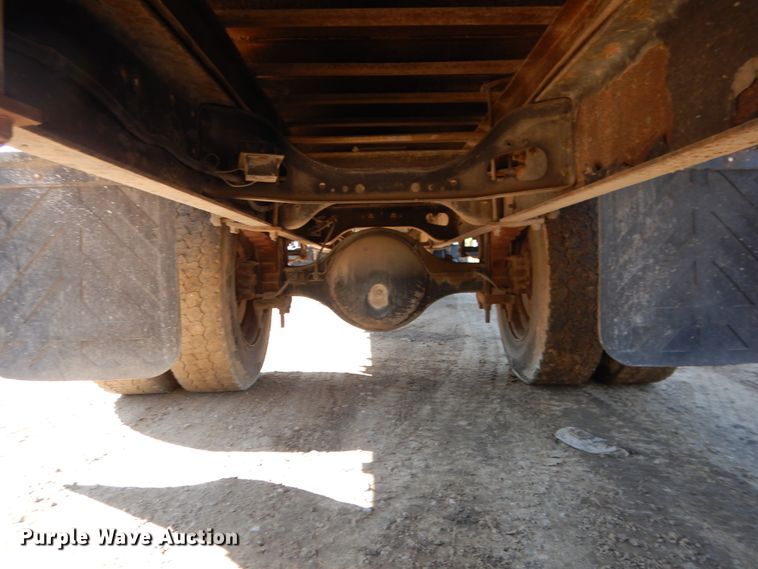 image for item DI2494 1997 International 4700 flatbed truck