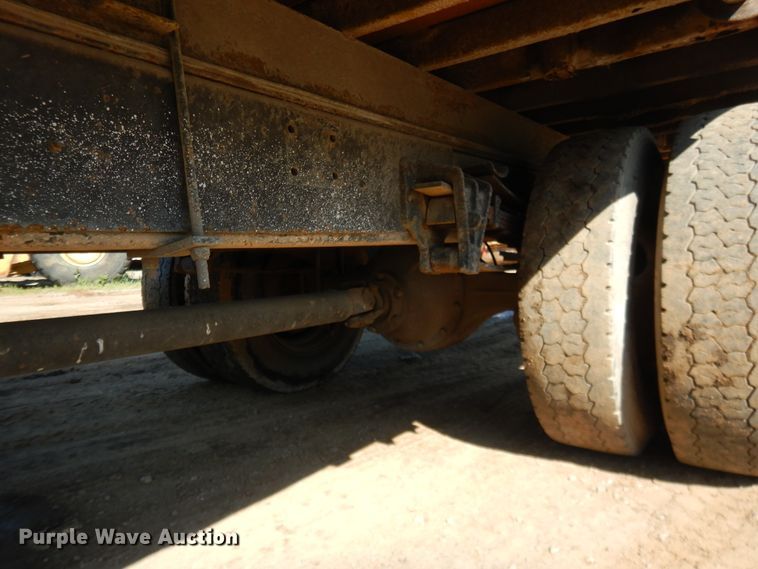 image for item DI2494 1997 International 4700 flatbed truck