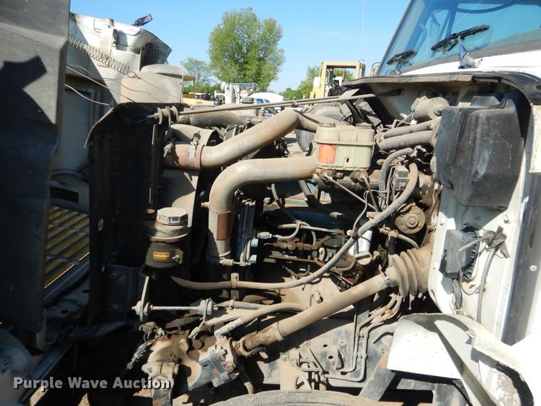 image for item DI2494 1997 International 4700 flatbed truck