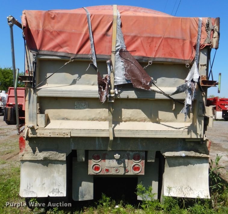 image for item DI2495 1998 Travis S-96 end dump trailer