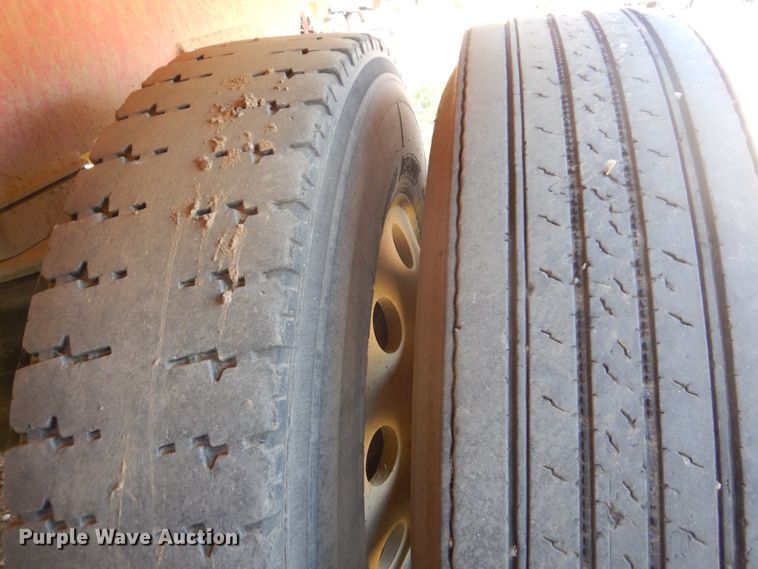 image for item DI2495 1998 Travis S-96 end dump trailer