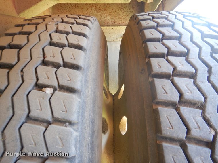 image for item DI2495 1998 Travis S-96 end dump trailer