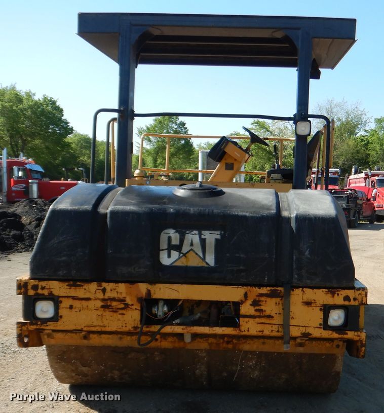 image for item DI2497 2001 Caterpillar CB-634C double drum roller