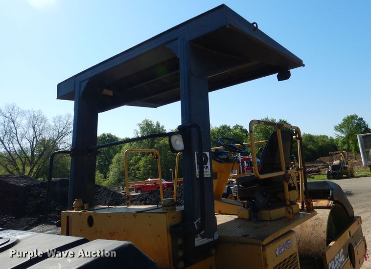 image for item DI2497 2001 Caterpillar CB-634C double drum roller