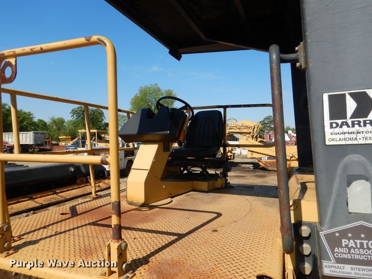 image for item DI2497 2001 Caterpillar CB-634C double drum roller