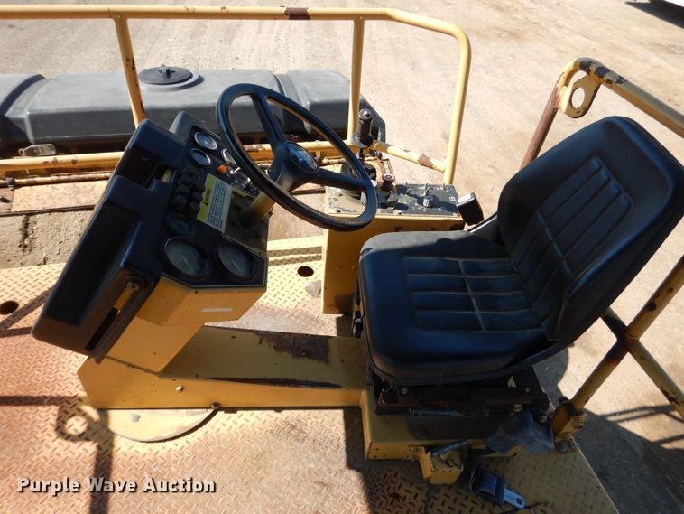 image for item DI2497 2001 Caterpillar CB-634C double drum roller