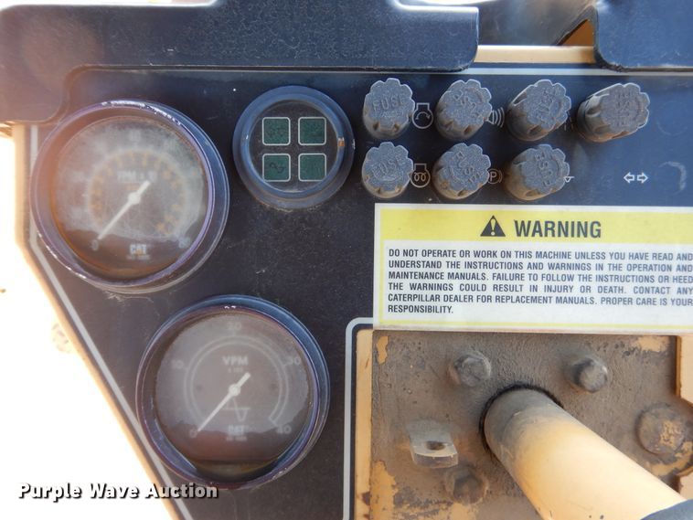 image for item DI2497 2001 Caterpillar CB-634C double drum roller