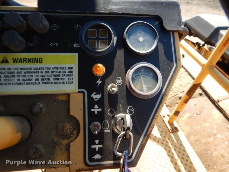 image for item DI2497 2001 Caterpillar CB-634C double drum roller