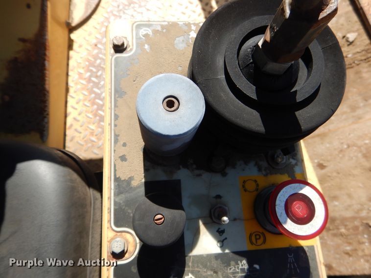 image for item DI2497 2001 Caterpillar CB-634C double drum roller