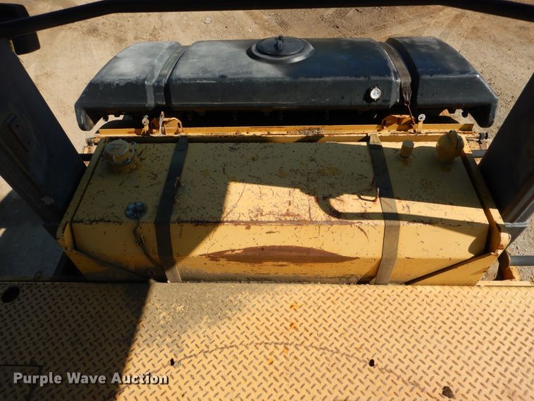 image for item DI2497 2001 Caterpillar CB-634C double drum roller