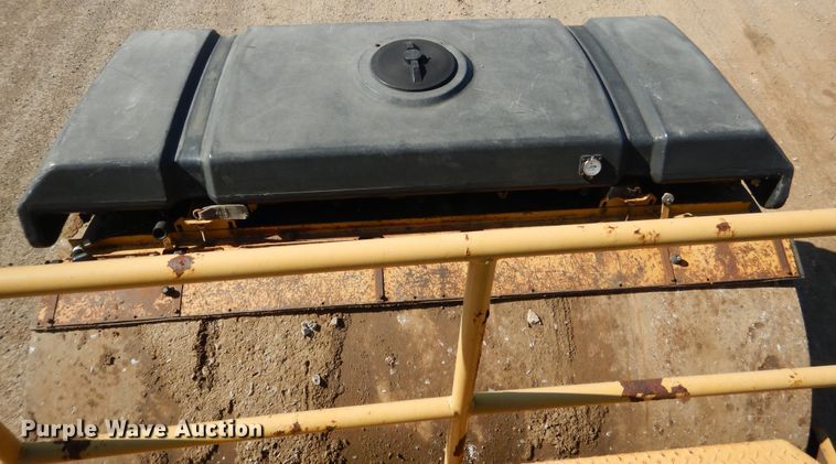 image for item DI2497 2001 Caterpillar CB-634C double drum roller