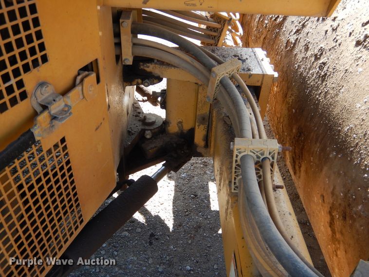 image for item DI2497 2001 Caterpillar CB-634C double drum roller