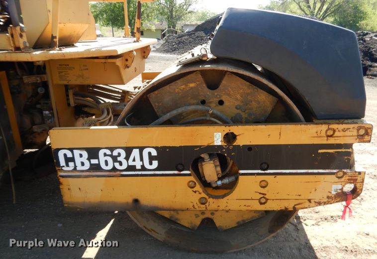 image for item DI2497 2001 Caterpillar CB-634C double drum roller