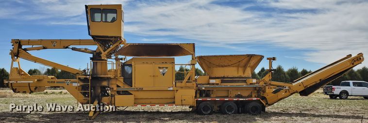 image for item DJ3117 1999 Vermeer TG525 tub grinder