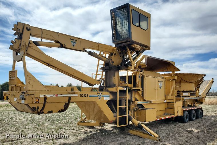 image for item DJ3117 1999 Vermeer TG525 tub grinder