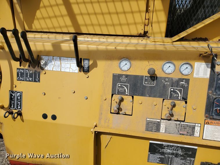 image for item DJ3117 1999 Vermeer TG525 tub grinder