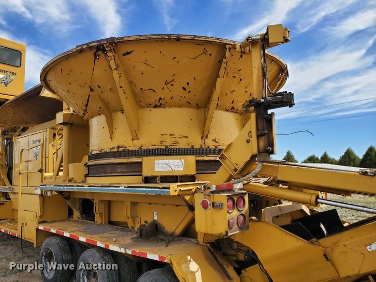 image for item DJ3117 1999 Vermeer TG525 tub grinder