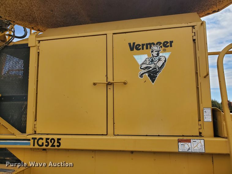 image for item DJ3117 1999 Vermeer TG525 tub grinder