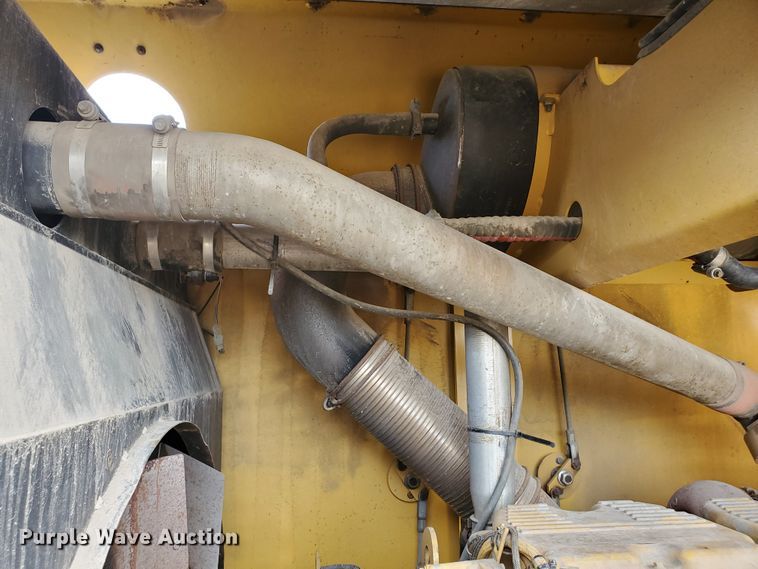 image for item DJ3117 1999 Vermeer TG525 tub grinder