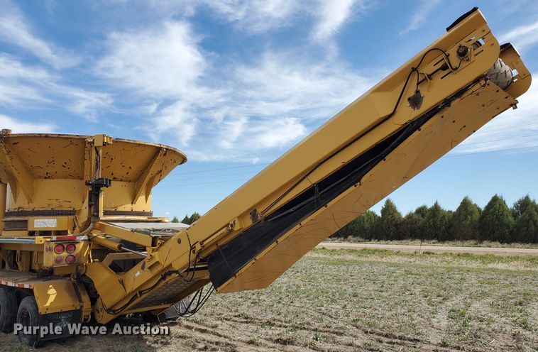 image for item DJ3117 1999 Vermeer TG525 tub grinder