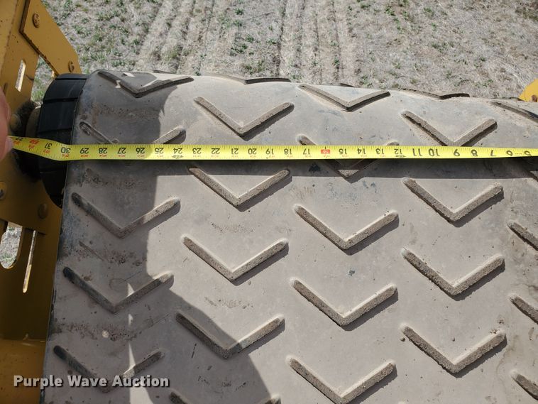 image for item DJ3117 1999 Vermeer TG525 tub grinder