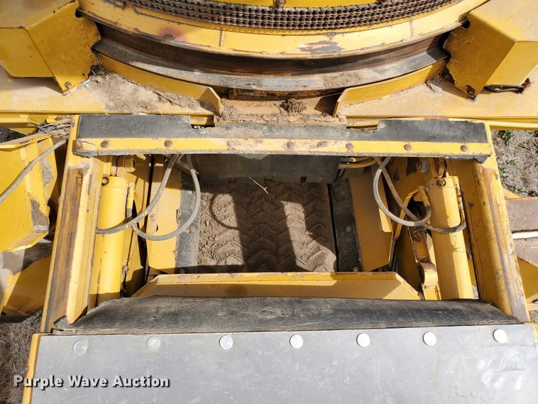 image for item DJ3117 1999 Vermeer TG525 tub grinder