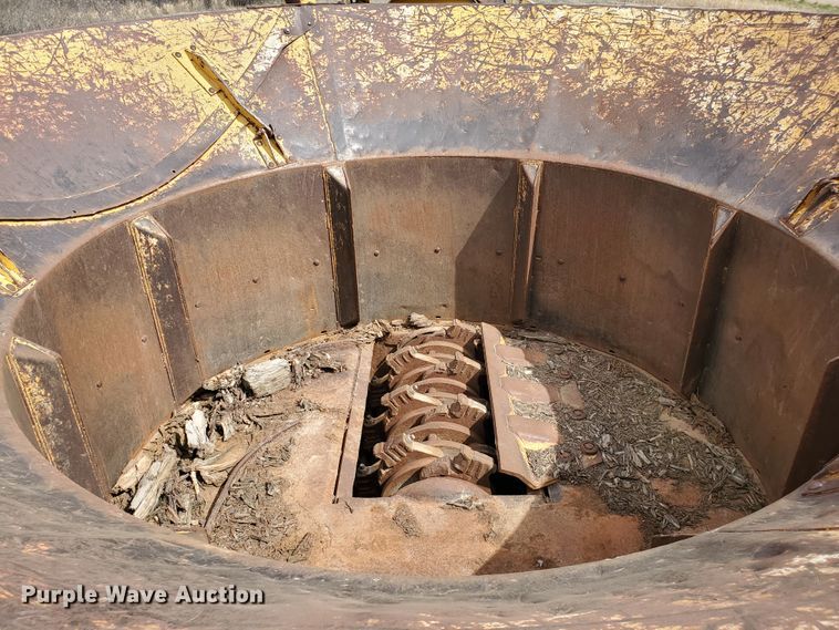 image for item DJ3117 1999 Vermeer TG525 tub grinder