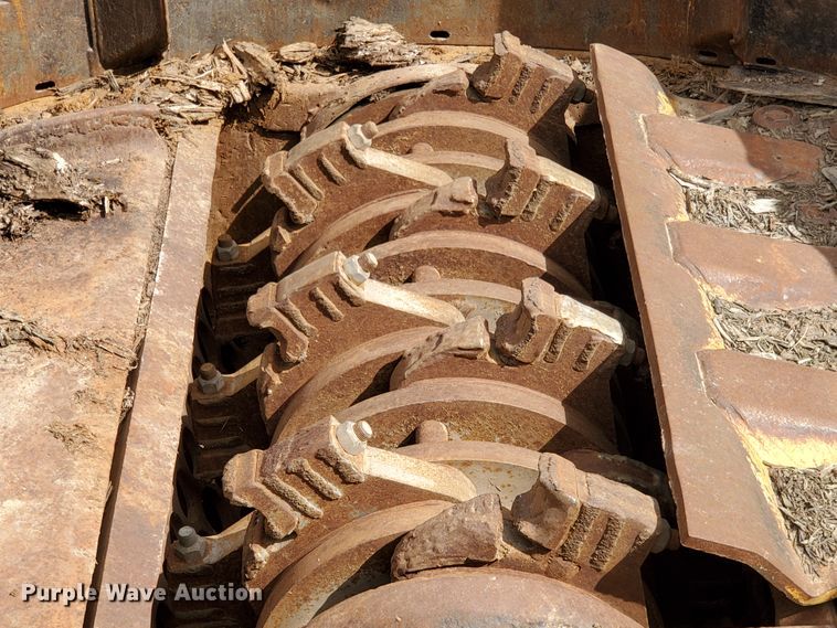 image for item DJ3117 1999 Vermeer TG525 tub grinder