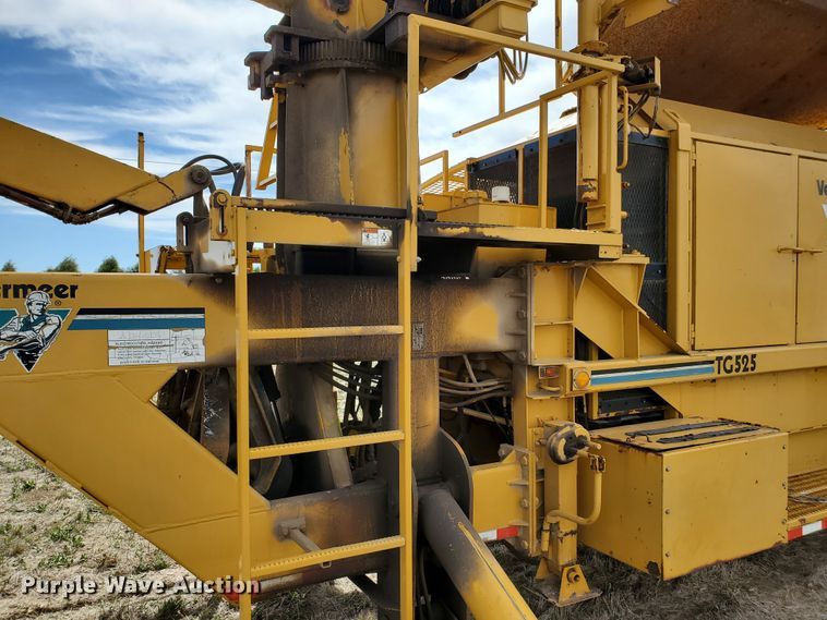 image for item DJ3117 1999 Vermeer TG525 tub grinder