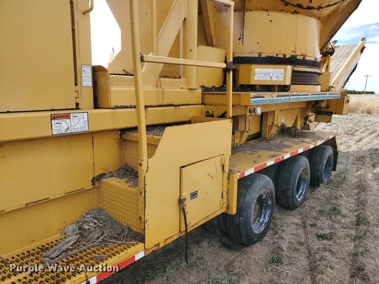 image for item DJ3117 1999 Vermeer TG525 tub grinder