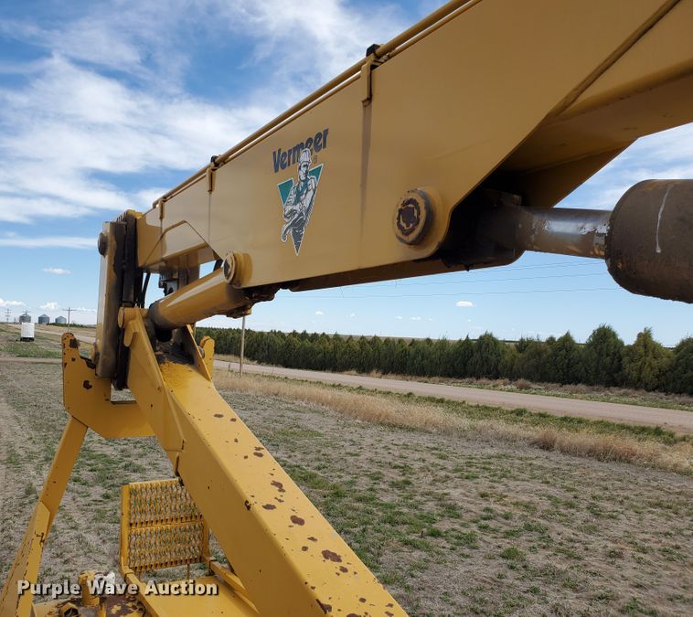 image for item DJ3117 1999 Vermeer TG525 tub grinder