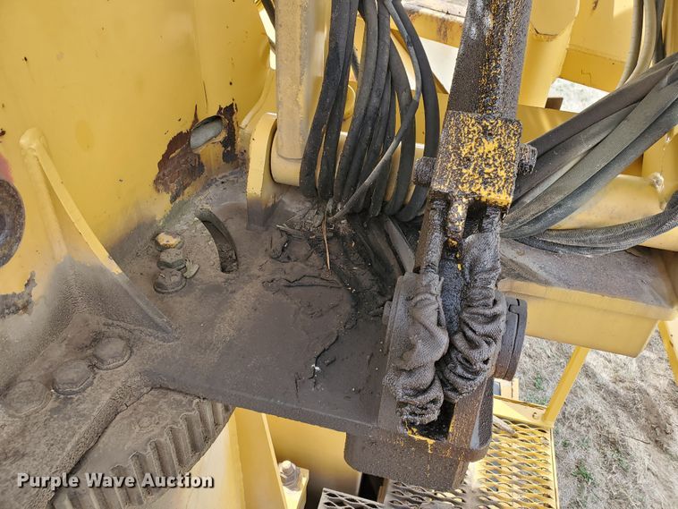 image for item DJ3117 1999 Vermeer TG525 tub grinder