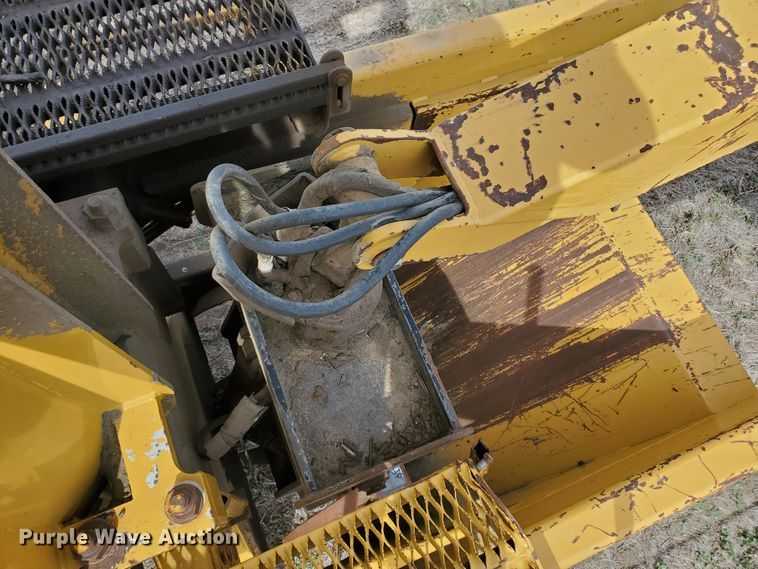 image for item DJ3117 1999 Vermeer TG525 tub grinder